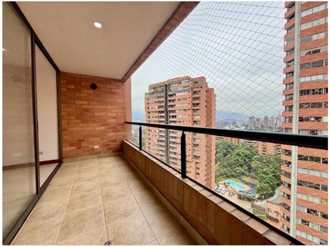 Apartamento de 3 alcobas en venta en Los Parra, Medellín, 130 m² · foto 5 de 24