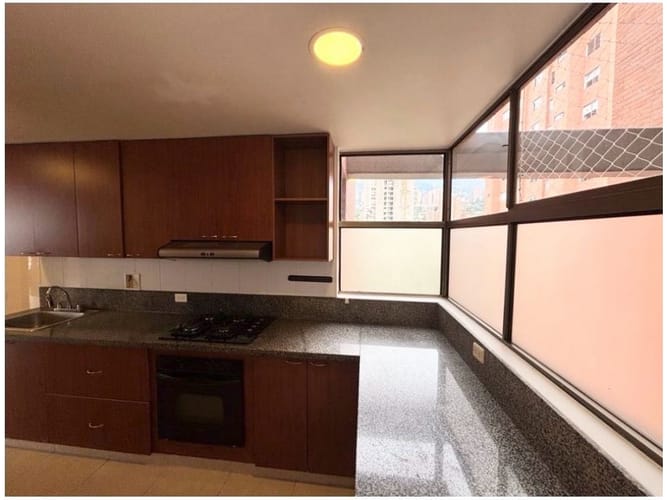 Apartamento de 3 alcobas en venta en Los Parra, Medellín, 130 m² · foto 7 de 24