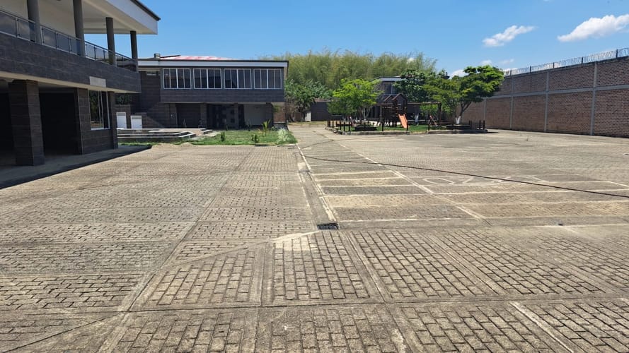 Finca en venta en Potrerito, Jamundí, 3285 m² · foto 7 de 14