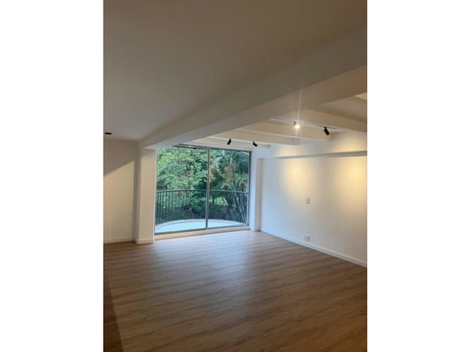 Apartamento de 2 alcobas en venta en El Poblado, Medellín, 101 m² · foto 2 de 7
