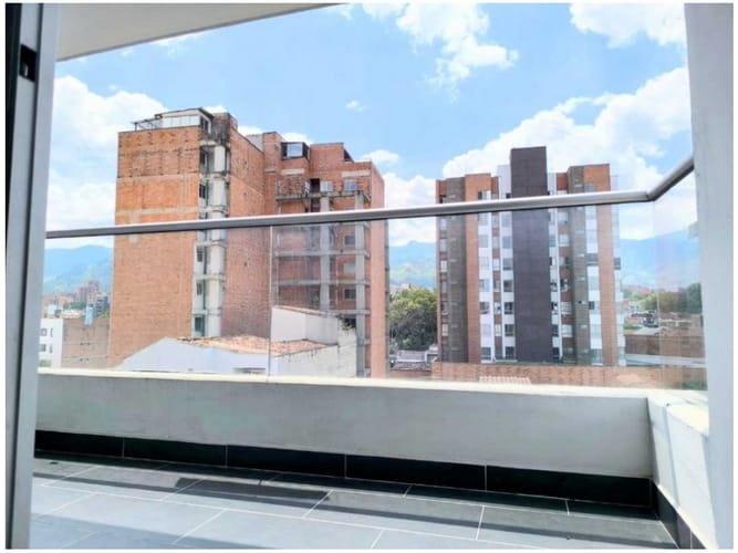 Apartamento de 3 alcobas en venta en La Castellana, Medellín, 104 m² · foto 4 de 9