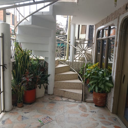 Casa de 8 alcobas en venta en Caney, Cali, 270 m² · foto 3 de 9