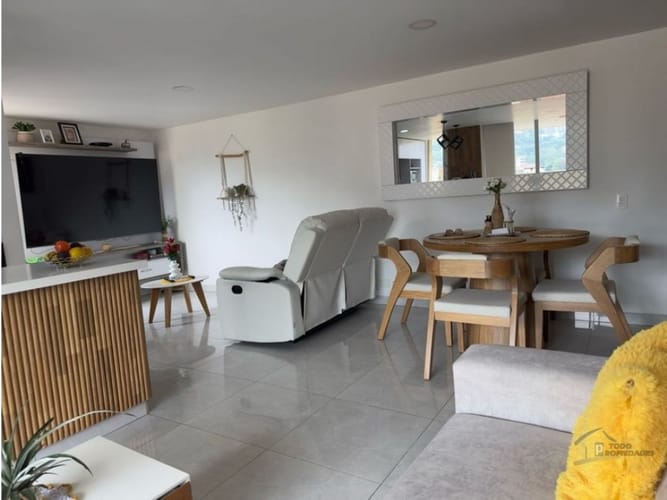 Apartamento de 3 alcobas en venta en La Paz, Envigado, 78 m² · foto 2 de 13