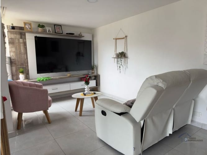 Apartamento de 3 alcobas en venta en La Paz, Envigado, 78 m² · foto 4 de 13