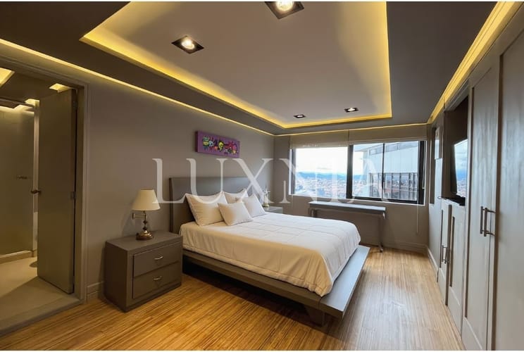 Apartamento de 3 alcobas en venta en Chicó Alto, Bogotá, 318 m² · foto 11 de 20