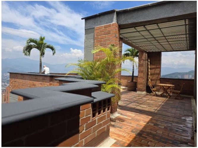 Apartamento de 3 alcobas en venta en Oviedo, Medellín, 126 m² · foto 2 de 20