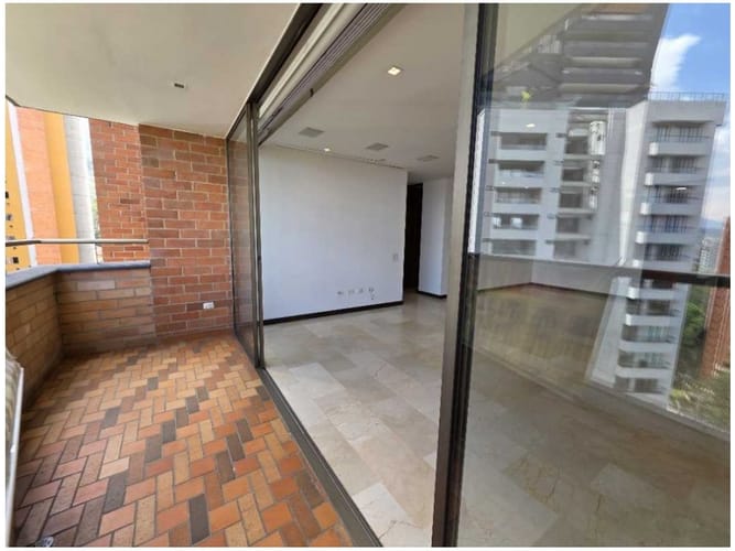 Apartamento de 3 alcobas en venta en Oviedo, Medellín, 126 m² · foto 7 de 20