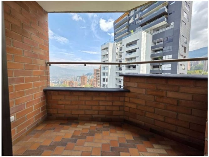 Apartamento de 3 alcobas en venta en Oviedo, Medellín, 126 m² · foto 15 de 20