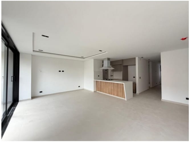 Apartamento de 3 alcobas en venta en Lorena, Medellín, 115 m² · foto 2 de 13