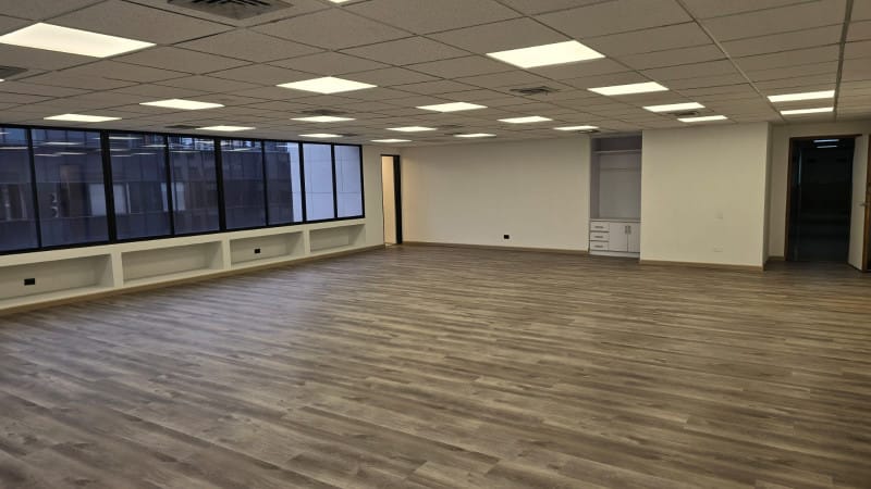 Oficina en arriendo en La Aguacatala, Medellín, 130 m² · foto 2 de 13