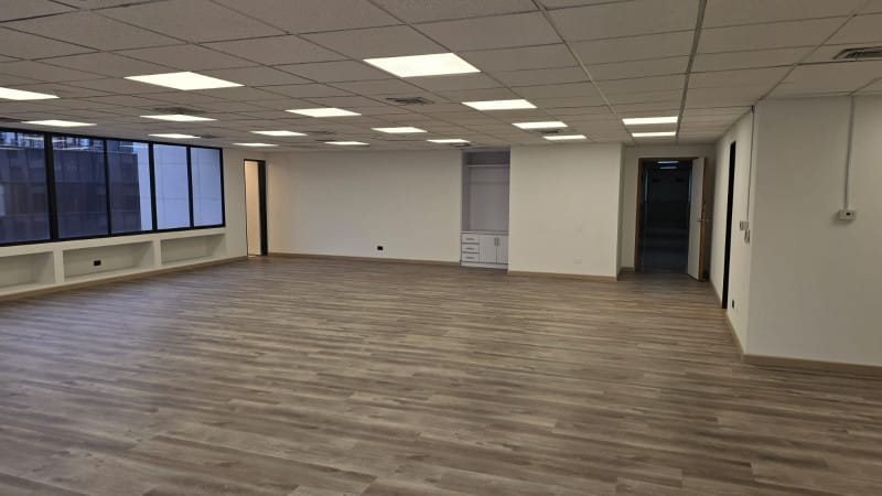 Oficina en arriendo en La Aguacatala, Medellín, 130 m² · foto 4 de 13