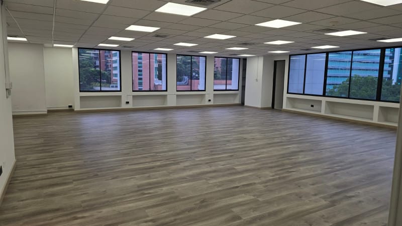 Oficina en arriendo en La Aguacatala, Medellín, 130 m² · foto 5 de 13