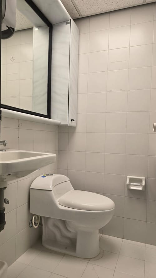 Oficina en arriendo en La Aguacatala, Medellín, 130 m² · foto 7 de 13