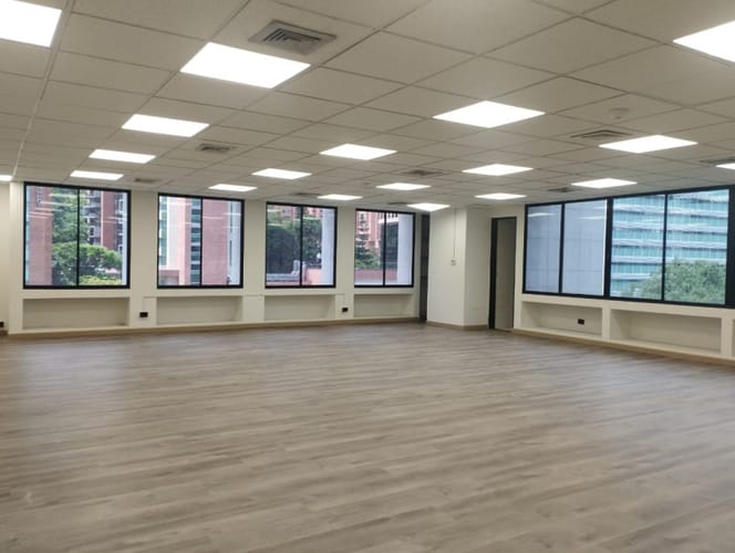 Oficina en arriendo en La Aguacatala, Medellín, 130 m² · foto 11 de 13
