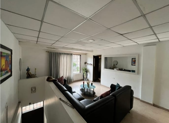 Casa de 6 alcobas en venta en Cristobal Colon, Cali, 255 m² · foto 5 de 17