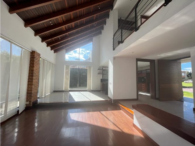 Casa de 4 alcobas en venta en Bojaca, Chía, 289 m² · foto 2 de 24
