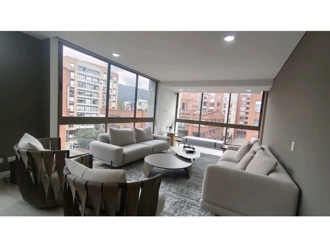 Apartamento de 3 alcobas en venta en Chico Norte, Cajicá, 190 m² · foto 2 de 21