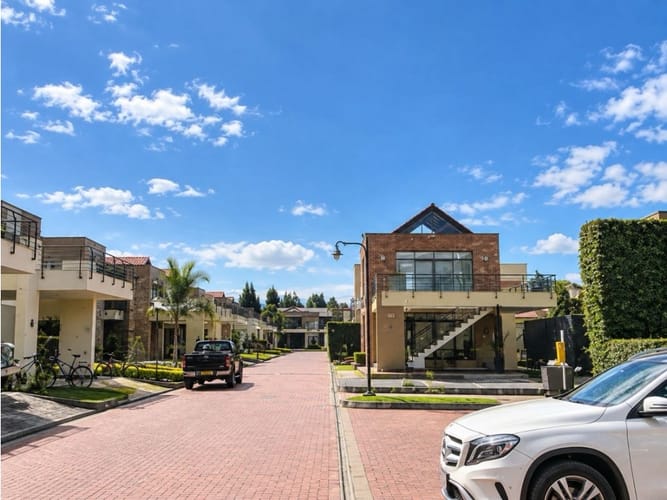 Casa de 4 alcobas en venta en Bojaca, Chía, 289 m² · foto 3 de 24