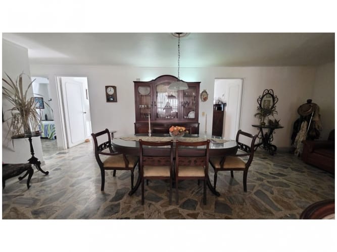 Apartamento de 3 alcobas en venta en Rosales, Medellín, 183 m² · foto 4 de 13