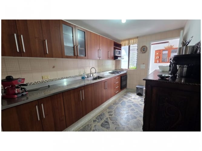 Apartamento de 3 alcobas en venta en Rosales, Medellín, 183 m² · foto 5 de 13