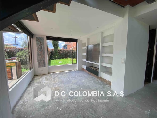 Casa de 4 alcobas en venta en Cota, 257 m² · foto 2 de 11