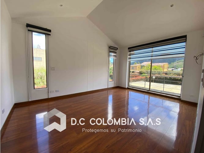 Casa de 4 alcobas en venta en Cota, 257 m² · foto 8 de 11