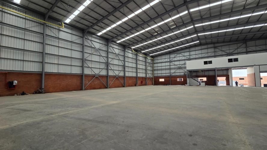 Bodega en venta en Zona Industrial, Yumbo, 4232 m² · foto 2 de 19