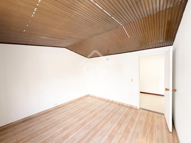 Casa de 6 alcobas en arriendo en Normandia, Bogotá, 321 m² · foto 17 de 24