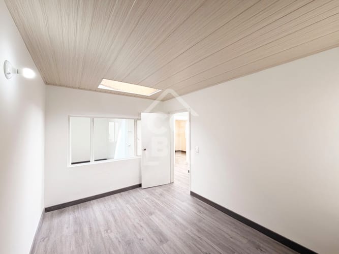 Casa de 6 alcobas en arriendo en Normandia, Bogotá, 321 m² · foto 24 de 24