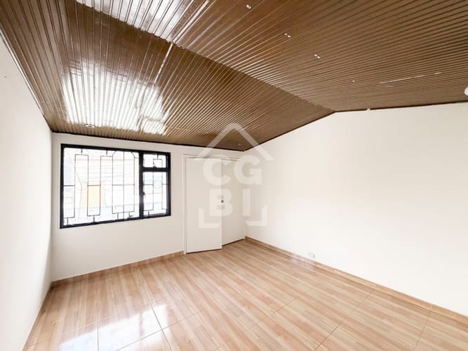 Casa de 6 alcobas en arriendo en Normandia, Bogotá, 321 m² · foto 11 de 24