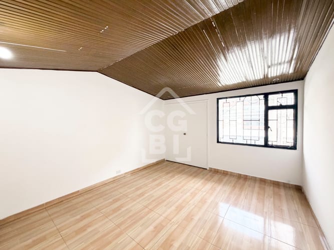 Casa de 6 alcobas en arriendo en Normandia, Bogotá, 321 m² · foto 13 de 24