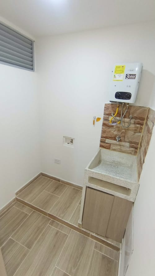 Apartamento de 3 alcobas en arriendo en Santa Ana, Bello, 75 m² · foto 13 de 24