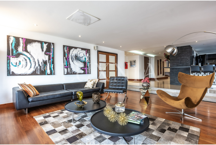 Apartamento de 3 alcobas en venta en Chicó Alto, Bogotá, 331 m² · foto 2 de 15