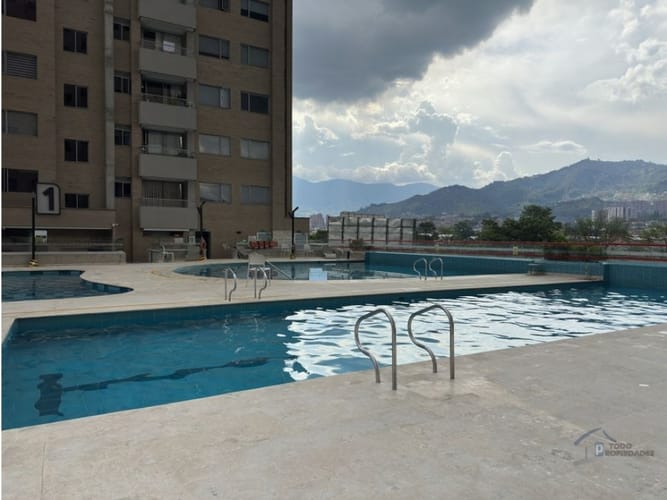 Apartamento de 3 alcobas en venta en Zona Centro, Envigado, 89 m² · foto 15 de 21