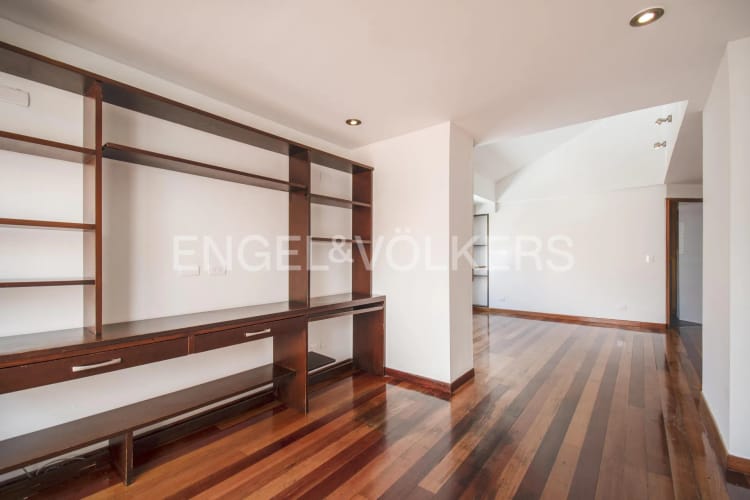 Apartamento de 3 alcobas en venta en Chicó Navarra, Bogotá, 116 m² · foto 4 de 13