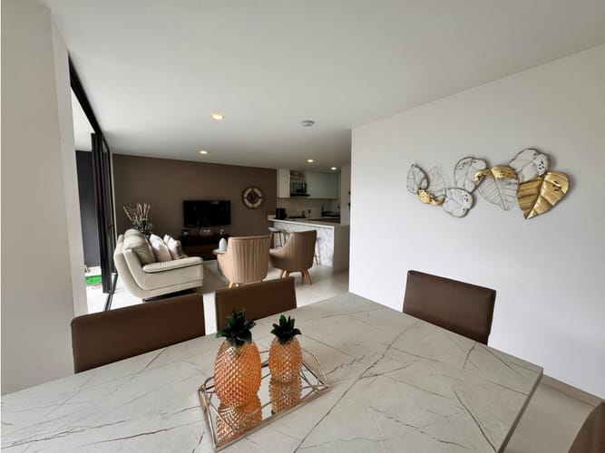 Apartamento de 3 alcobas en venta en Loma De Las Brujas, Envigado, 82 m² · foto 4 de 4