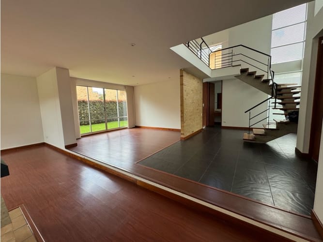Casa de 3 alcobas en venta en La Dorada, Chía, 200 m² · foto 2 de 24