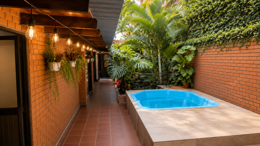 Casa de 6 alcobas en venta en El Lido, Cali, 400 m² · foto 13 de 17