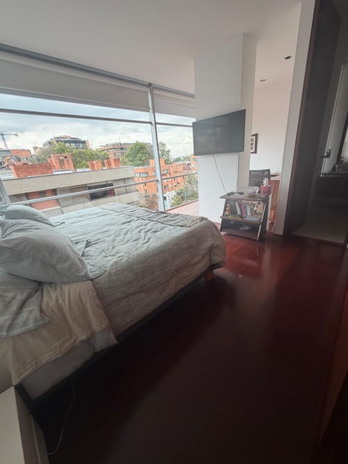 Apartamento de 1 alcoba en arriendo en El Virrey, Bogotá, 63 m² · foto 2 de 16