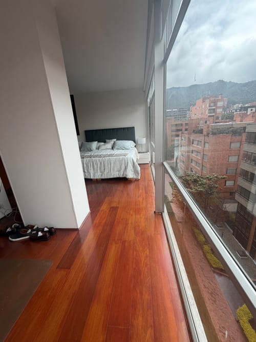 Apartamento de 1 alcoba en arriendo en El Virrey, Bogotá, 63 m² · foto 4 de 16