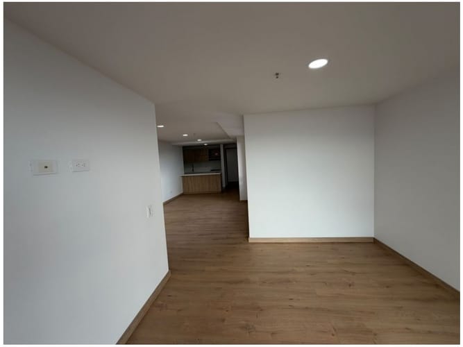 Apartamento de 3 alcobas en venta en Loma Del Indio, Medellín, 101 m² · foto 3 de 17