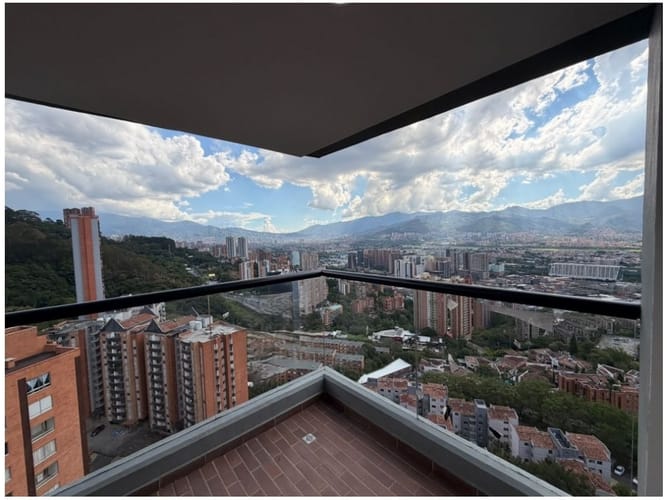 Apartamento de 3 alcobas en venta en Loma Del Indio, Medellín, 101 m² · foto 5 de 17