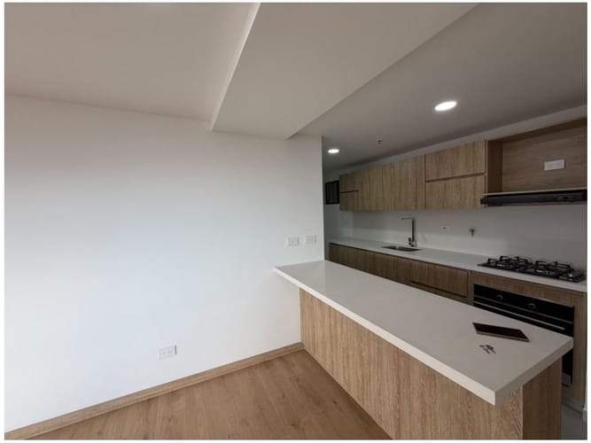Apartamento de 3 alcobas en venta en Loma Del Indio, Medellín, 101 m² · foto 9 de 17