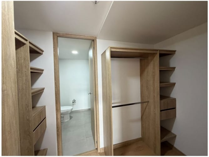 Apartamento de 3 alcobas en venta en Loma Del Indio, Medellín, 101 m² · foto 13 de 17