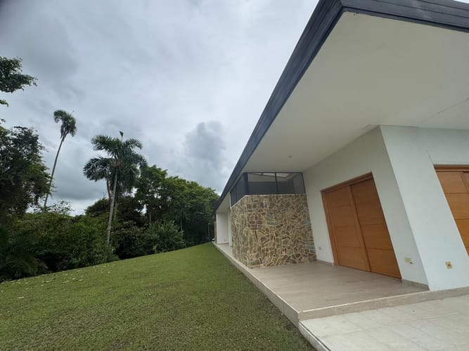 Casa de 5 alcobas en venta en Cerritos, Pereira, 413 m² · foto 10 de 24