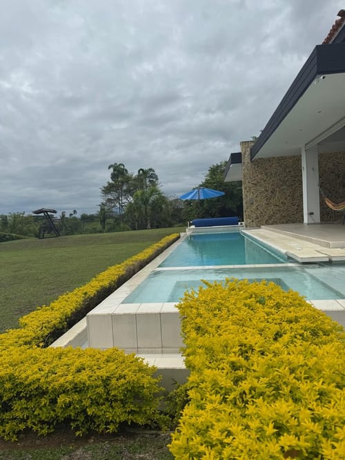 Casa de 5 alcobas en venta en Cerritos, Pereira, 413 m² · foto 2 de 24