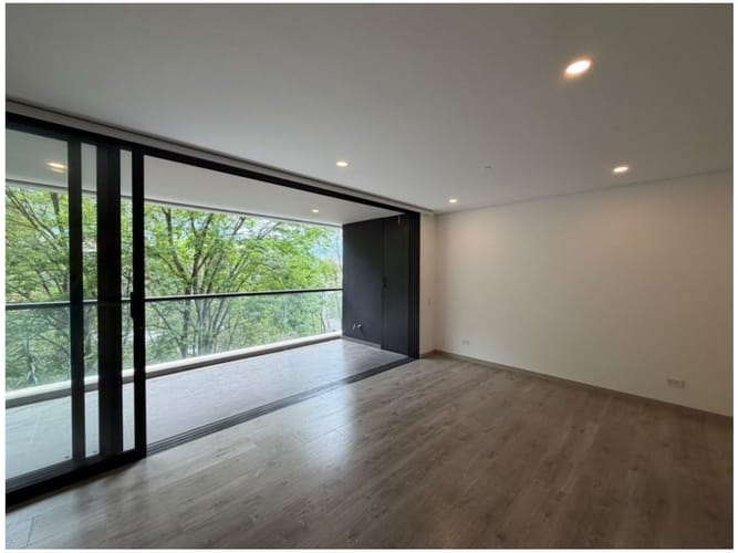 Apartamento de 3 alcobas en venta en Altos Del Poblado, Medellín, 102 m² · foto 2 de 14