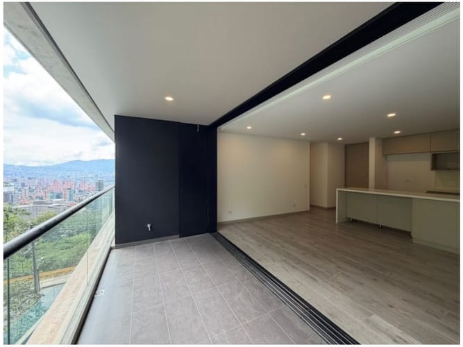 Apartamento de 3 alcobas en venta en Altos Del Poblado, Medellín, 102 m² · foto 3 de 14
