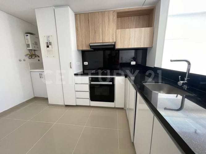 Apartamento de 3 alcobas en arriendo en Quintas De Don Simon, Cali, 110 m² · foto 9 de 24