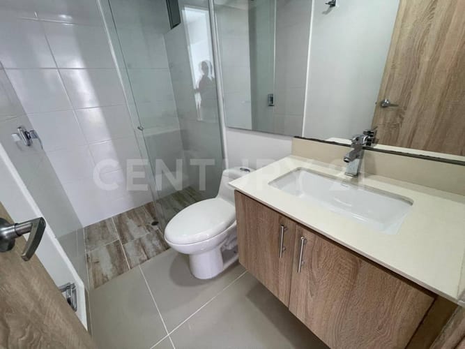 Apartamento de 3 alcobas en arriendo en Quintas De Don Simon, Cali, 110 m² · foto 18 de 24